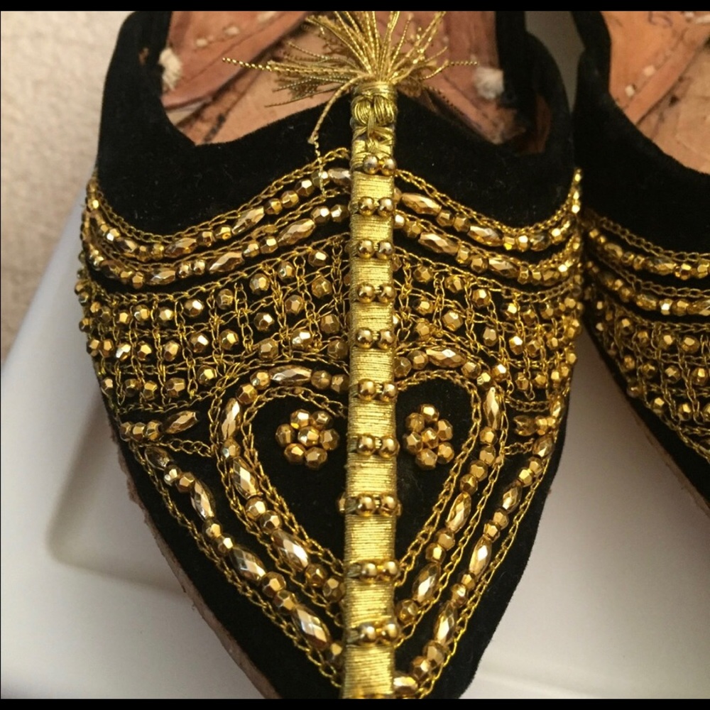 Set of shoes and purse